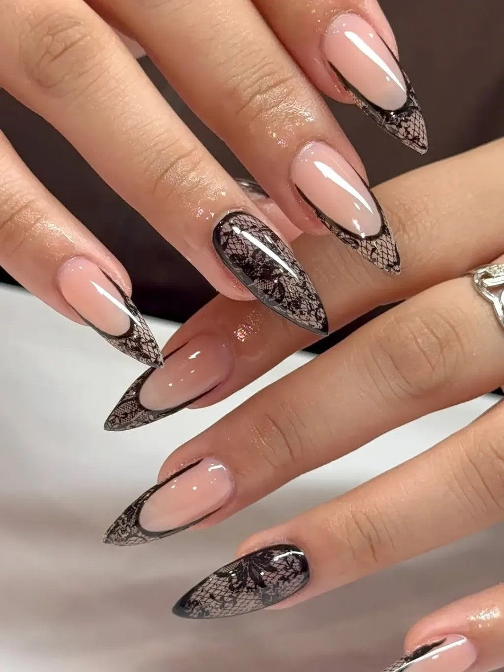 Coffret de Foils de Transfert Nail Art – Motifs Dentelle Noire & Blanche